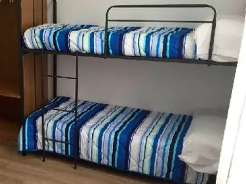 habitación con literas