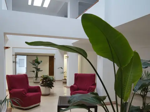 recibidor con patio interior
