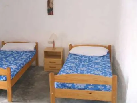 habitación de dos camas (recorte de la ficha oficial en PDF de los Colegios Marianistas)