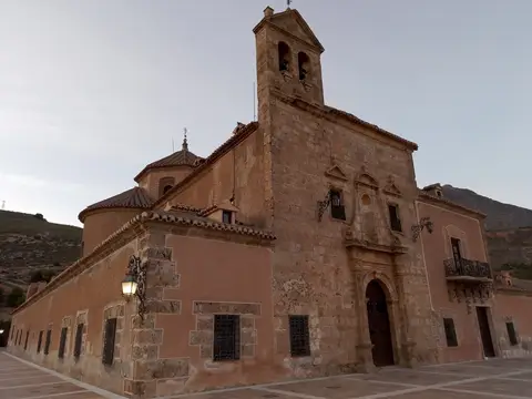fachada principal del santuario