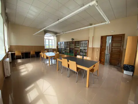 sala de estudio y biblioteca del colegio