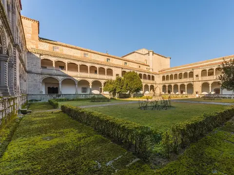 claustro de los Reyes del Real Monasterio de Santo Tomás