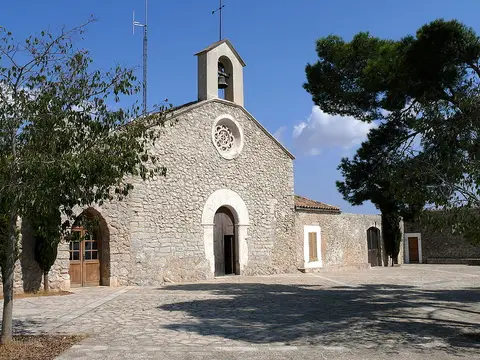 fachada gótica de la ermita