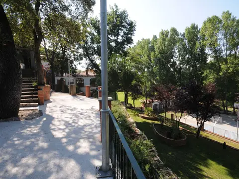 exterior (explanada y accesos de la finca)