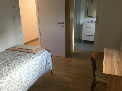 habitación con baño