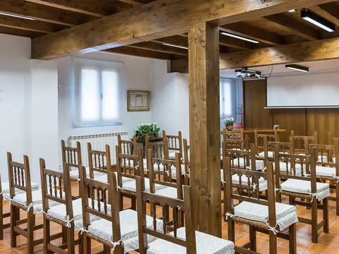 sala de reuniones de la hospedería