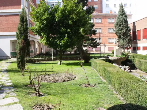 habitación individual con escritorio