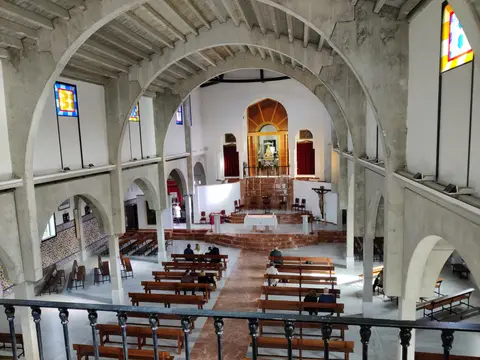 interior de la iglesia del santuario