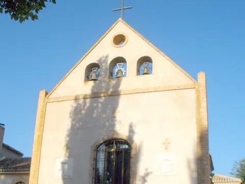 portada y porche de la ermita del Cristo de la Luz