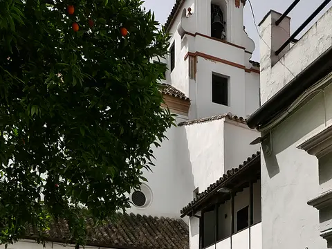 patio a la entrada del convento