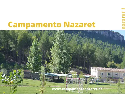 portada del dosier de instalaciones: el albergue y la finca desde el prado