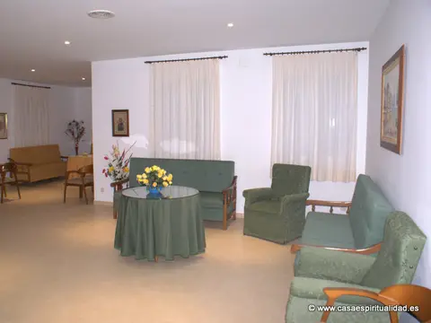 el salón de estar de la casa