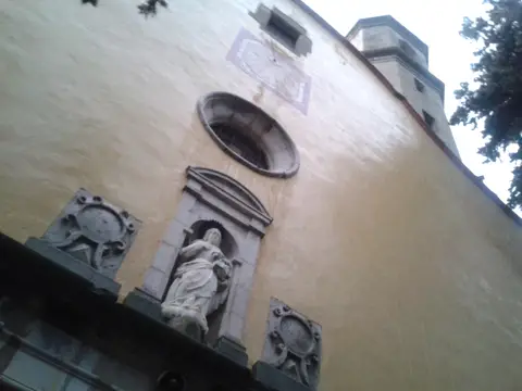 detalle de la fachada de la iglesia