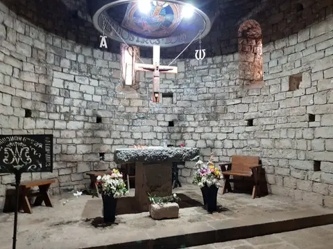 interior de la iglesia, altar