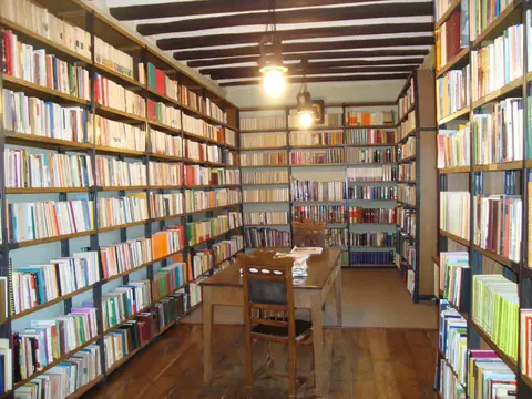 zona común (biblioteca)