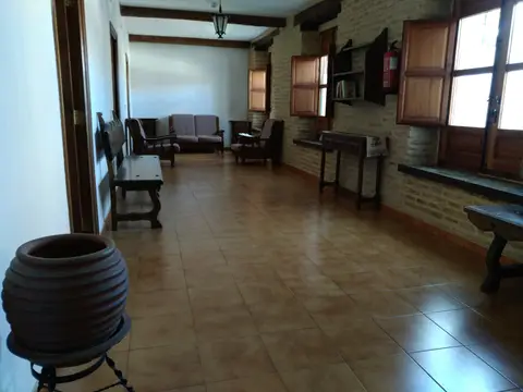 zona comun de paso con la tinaja
