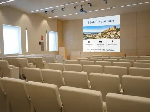 sala grande donde se celebran tandas y jornadas