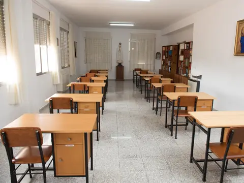 sala de estudio / biblioteca
