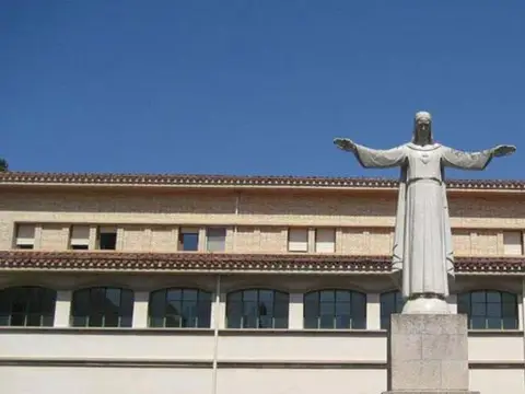fachada (estatua de Cristo)