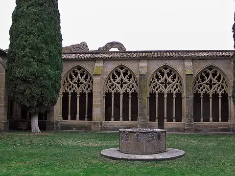 entorno (patio del claustro)