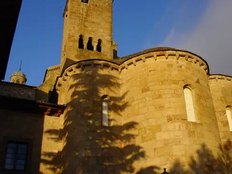 fachada (abside y torre)