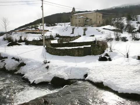 fachada de la abadia nevada