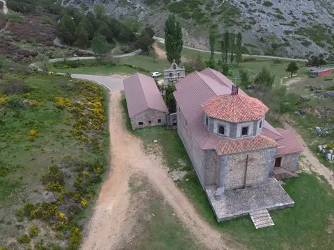 el santuario por el abside