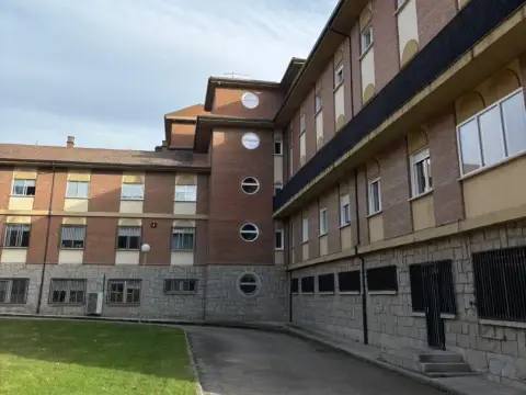 el edificio del colegio mayor desde el patio interior