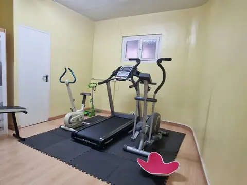 sala de gimnasio de la residencia