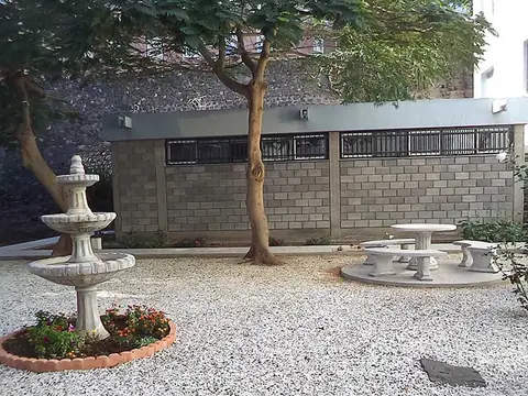 jardín con la fuente