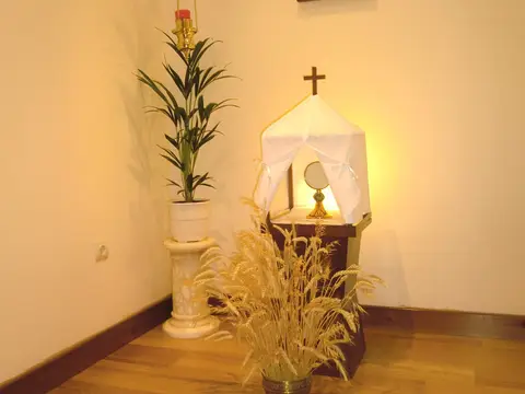 una de las capillas pequeñas de la casa