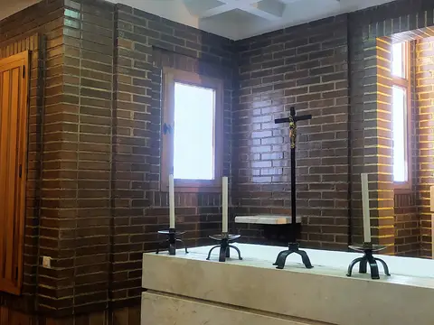 el segundo oratorio, de ladrillo visto