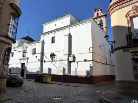 lateral del convento en la calle José Montoto y González Hoyuela