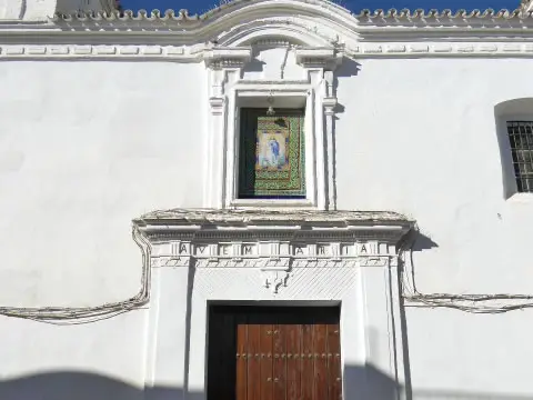 portada de acceso al convento