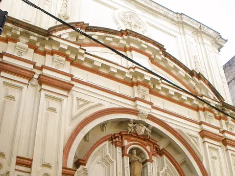 portada de la iglesia del convento