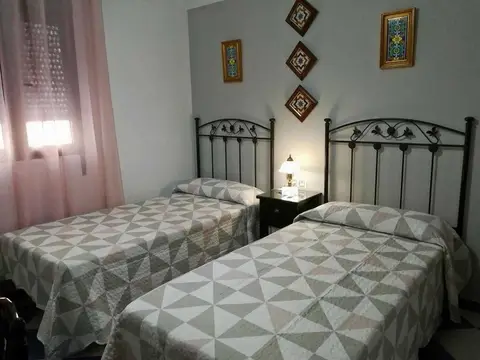 habitación con dos camas