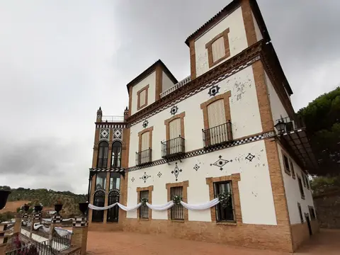 fachada del monasterio desde el exterior