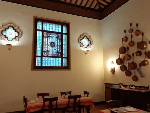 comedor con vidriera