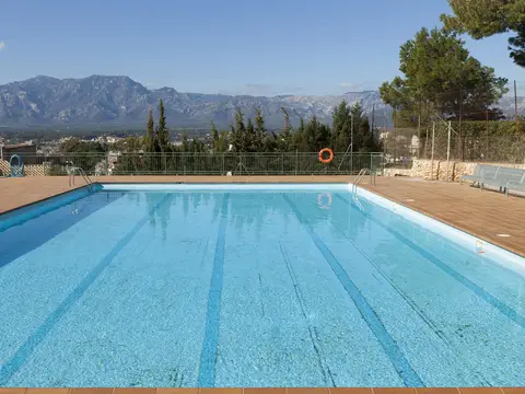 piscina exterior del recinto