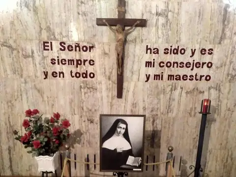cripta con el sepulcro de la venerable Maria Antònia París, dentro de la casa