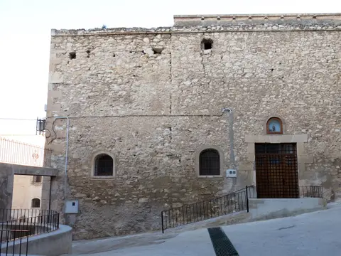 fachada del convento desde la pujada de Santa Clara