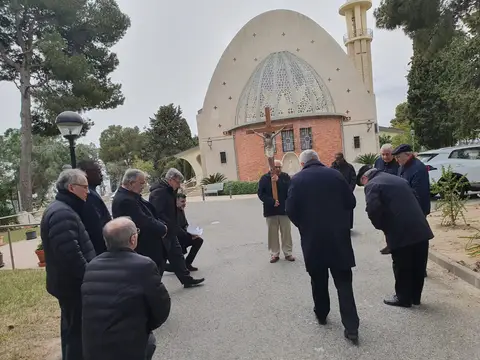 explanada de acceso y fachada del santuario