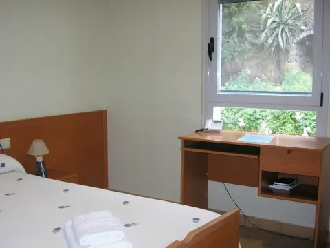 habitación individual con baño propio