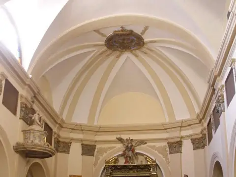 iglesia-interior